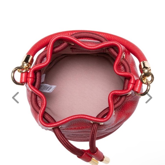 NEW! MARC JACOBS THE LEATHER MINI BUCKET BAG W/ dust bag color true red - Picture 5 of 6